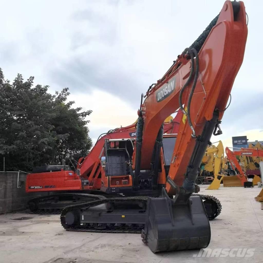 Doosan DX 300 Telakaivukoneet