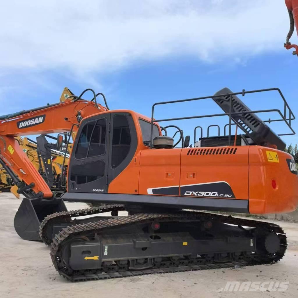 Doosan DX 300 Telakaivukoneet