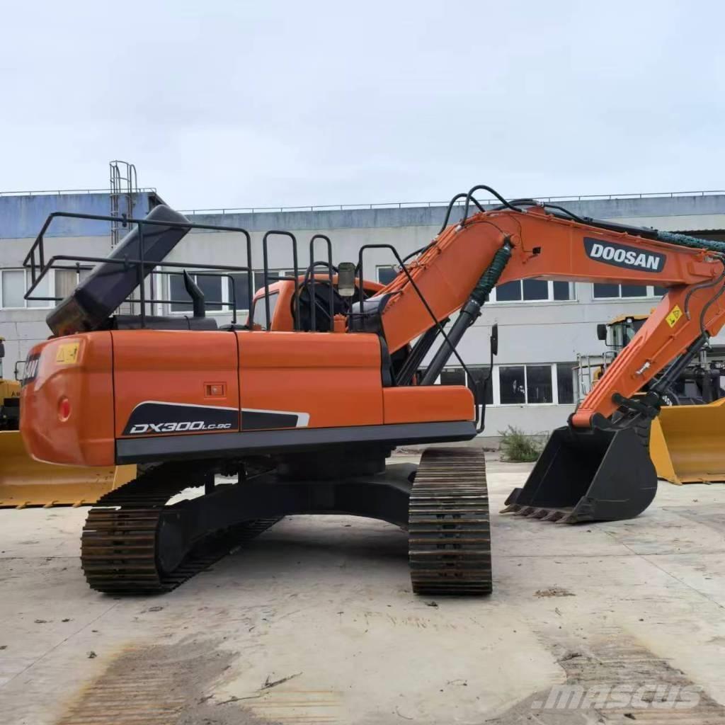 Doosan DX 300 Telakaivukoneet
