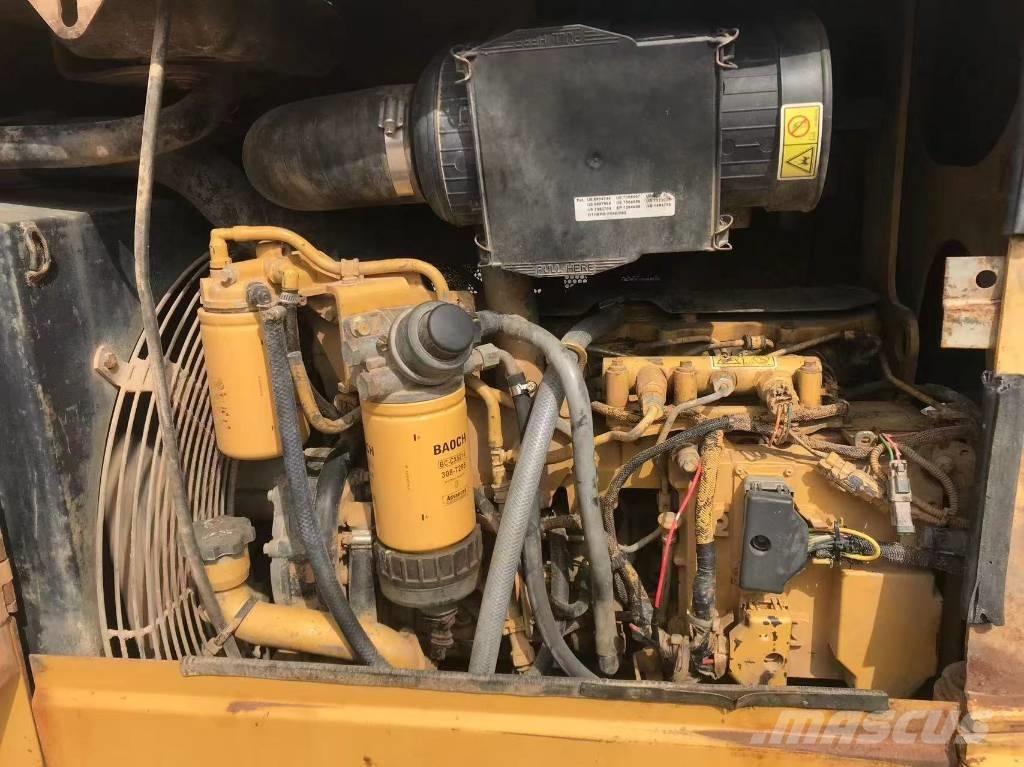 CAT D 5 K Telaketjupuskutraktorit