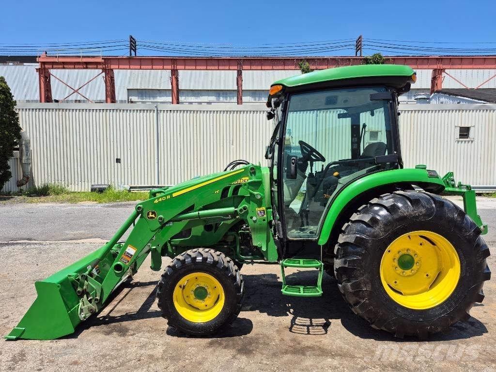 John Deere 4044 R Traktorit