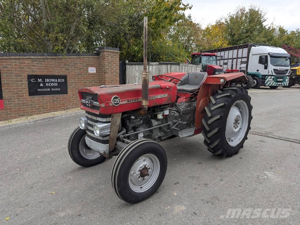Massey Ferguson 135 Traktorit