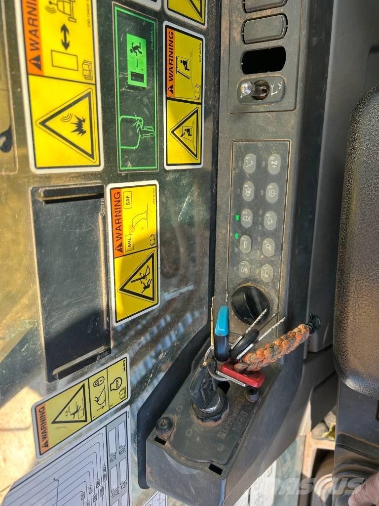 CAT 323 F L Telakaivukoneet