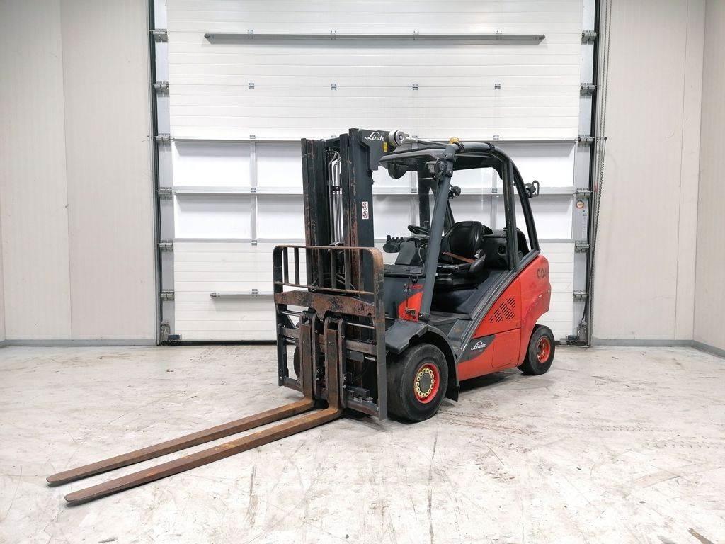 Linde H30T-02 Nestekaasutrukit