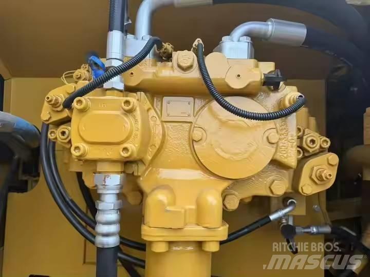 CAT CAT329D2L Midikaivukoneet 7t - 12t