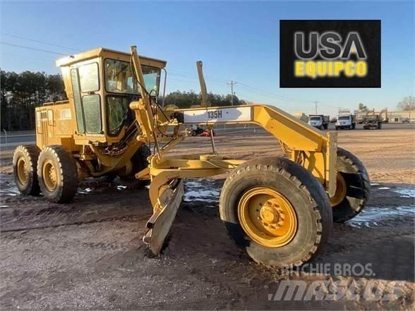 CAT 135H Tiehöylät