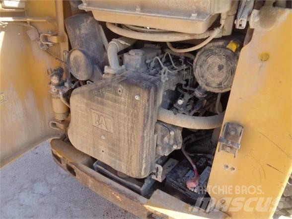 CAT 252B3 Liukuohjatut kuormaajat