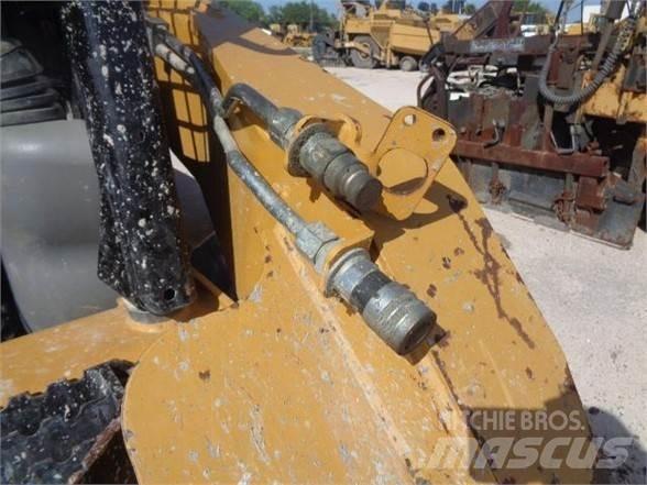 CAT 252B3 Liukuohjatut kuormaajat