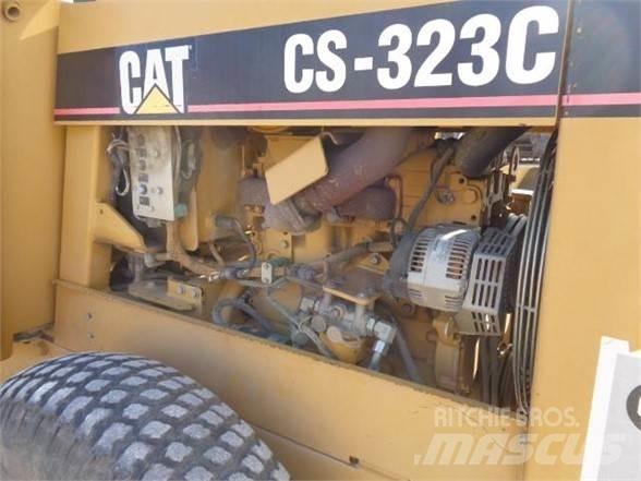 CAT CS-323C Yksivalssijyrät