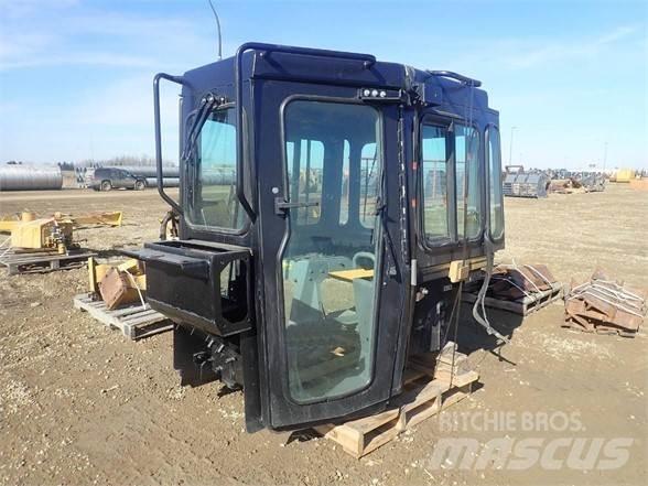 CAT D6R Ohjaamo ja sisusta