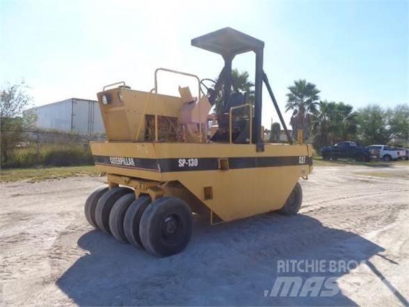 CAT PS-130 Kumipyöräjyrät