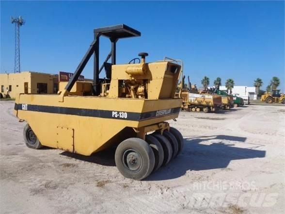 CAT PS-130 Kumipyöräjyrät