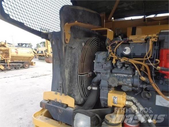 CAT PS-150C Kumipyöräjyrät