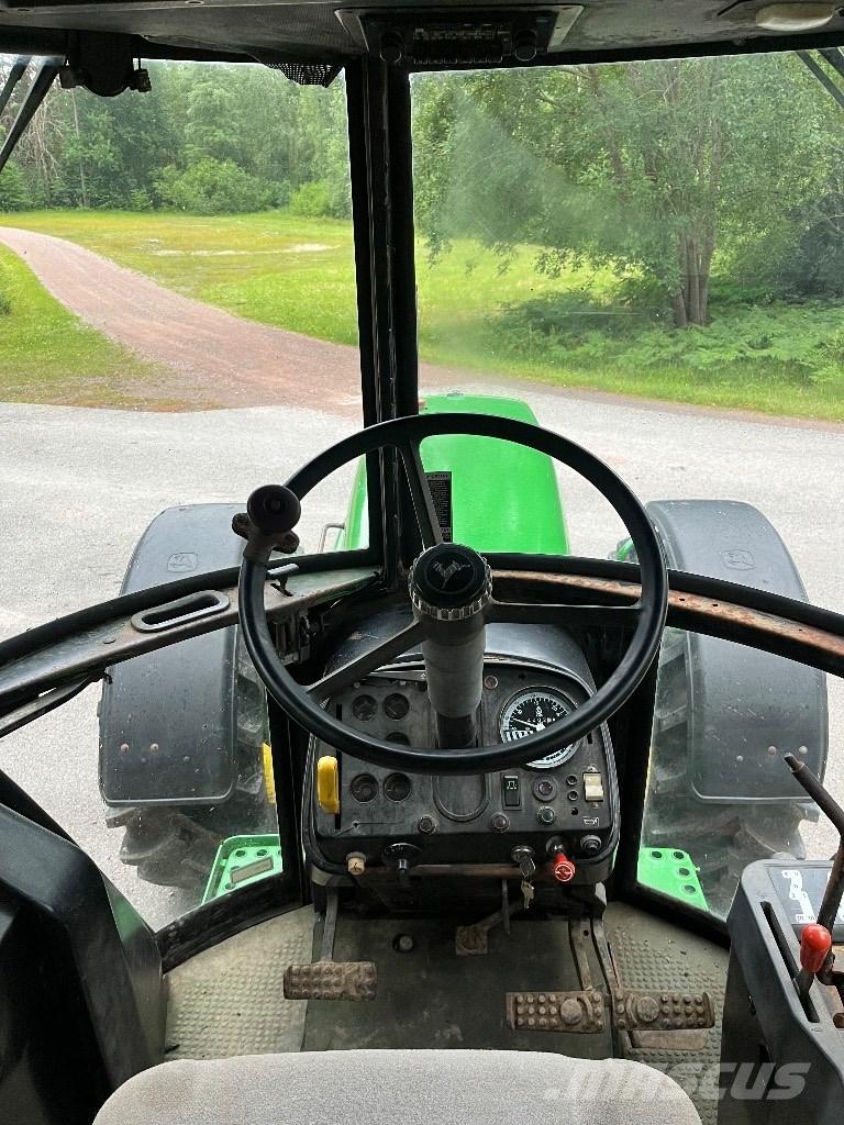 John Deere 4240 S Traktorit