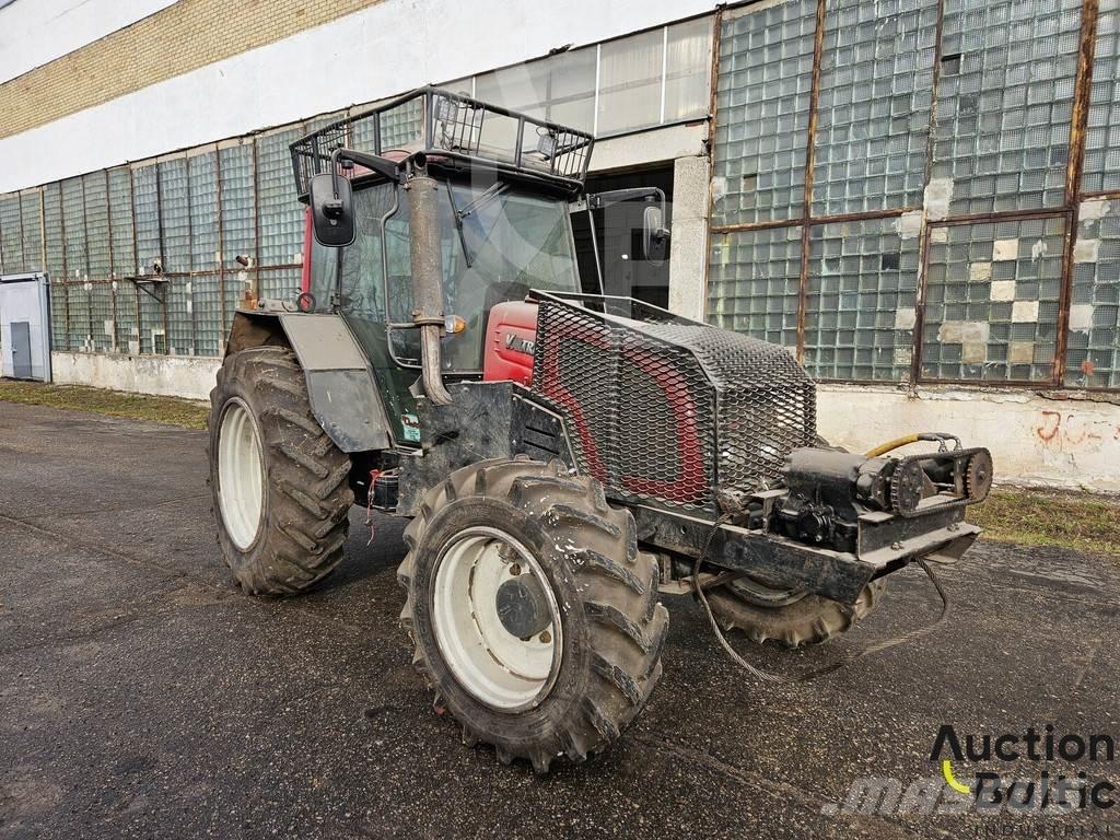 Valtra A 93H Traktorit