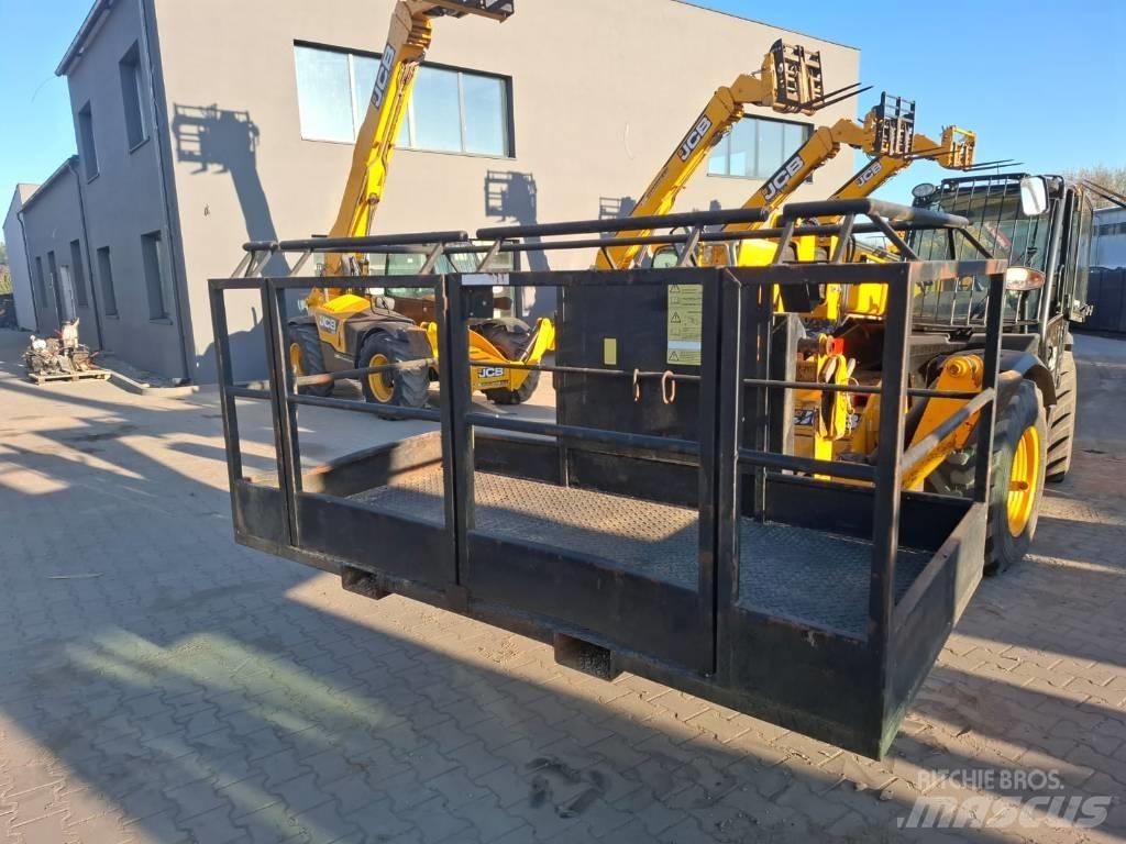 JCB kosz narzędziowy Muut