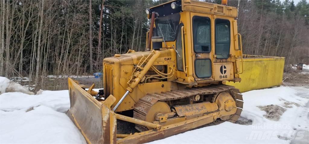 CAT D4E Telaketjupuskutraktorit