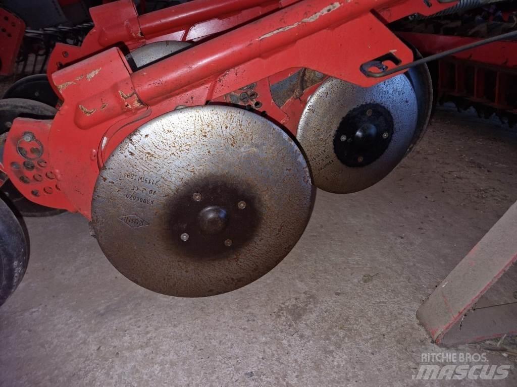 Kuhn HR4003D Kylvölannoittimet