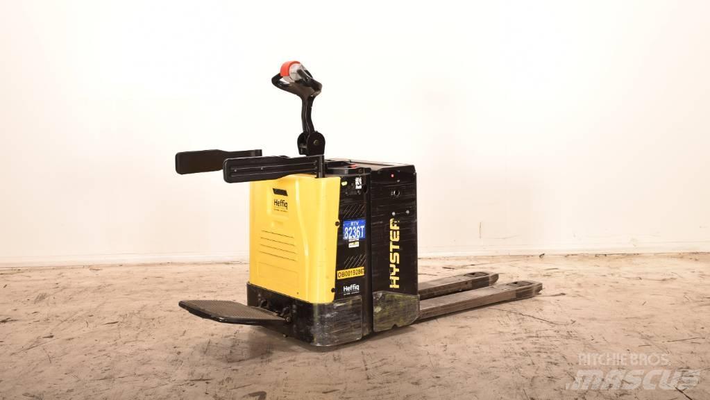 Hyster P 2.0 S Lavansiirtotrukit ajotasolla