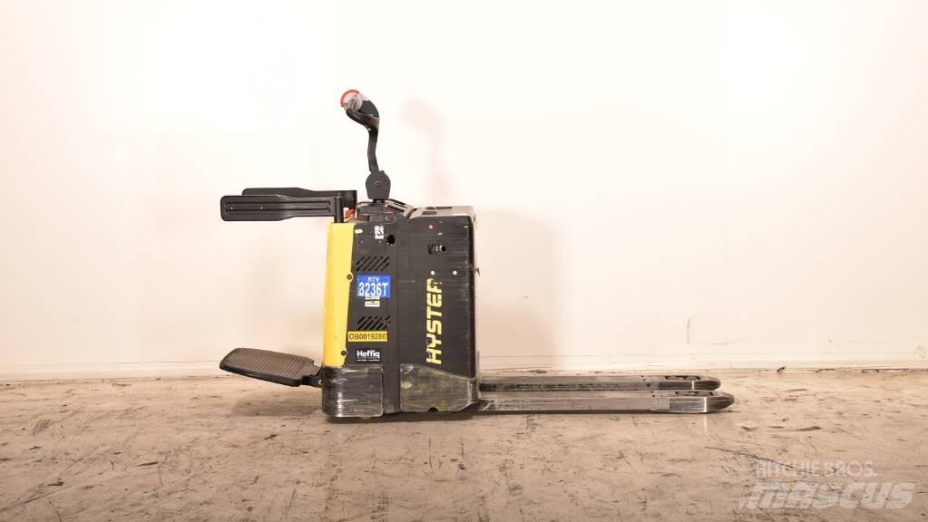 Hyster P 2.0 S Lavansiirtotrukit ajotasolla