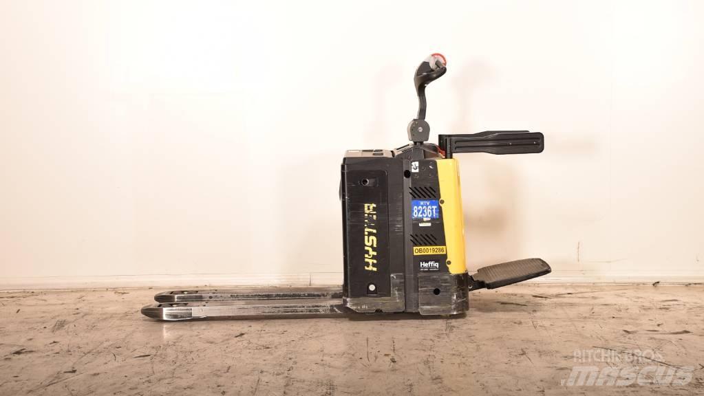 Hyster P 2.0 S Lavansiirtotrukit ajotasolla