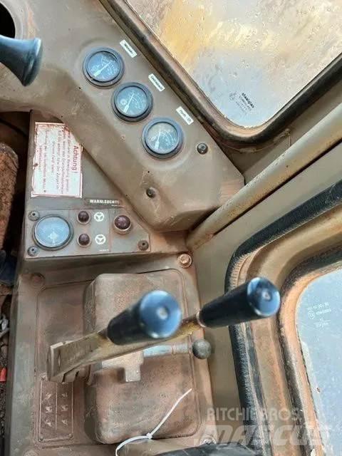 CAT 966D Pyöräkuormaajat