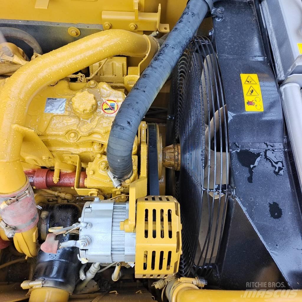CAT 320 D Telakaivukoneet