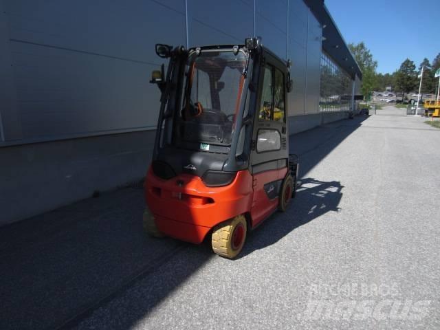 Linde E 30 Sähkötrukit