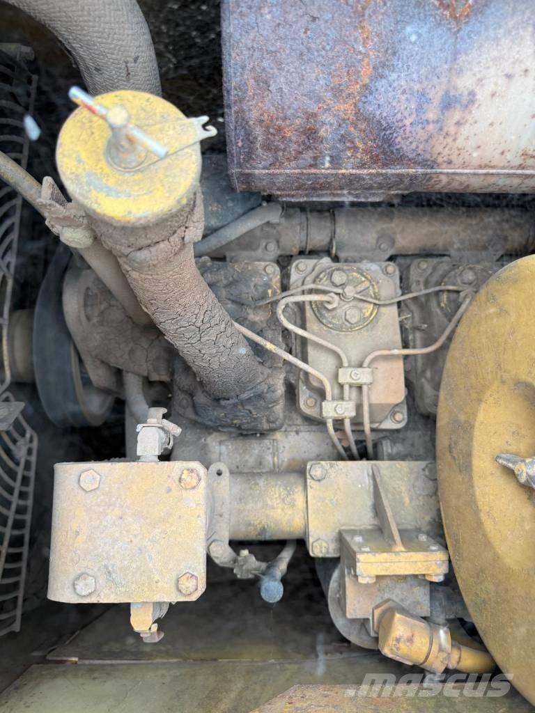 Komatsu D58E-1 Telaketjupuskutraktorit