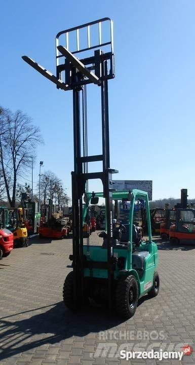 Mitsubishi FG25N Nestekaasutrukit