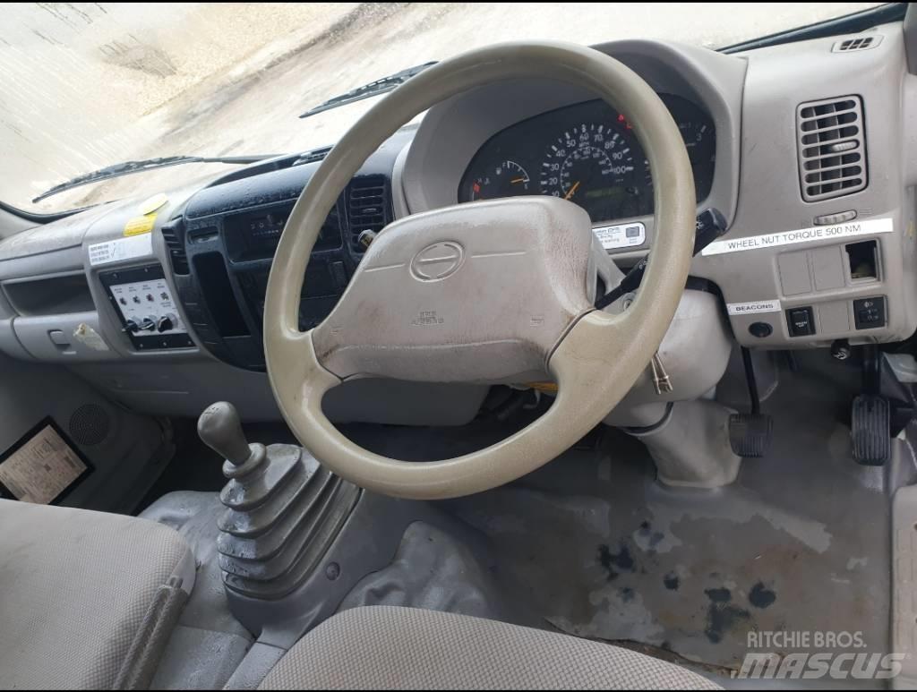 Hino 300 Muut kuorma-autot