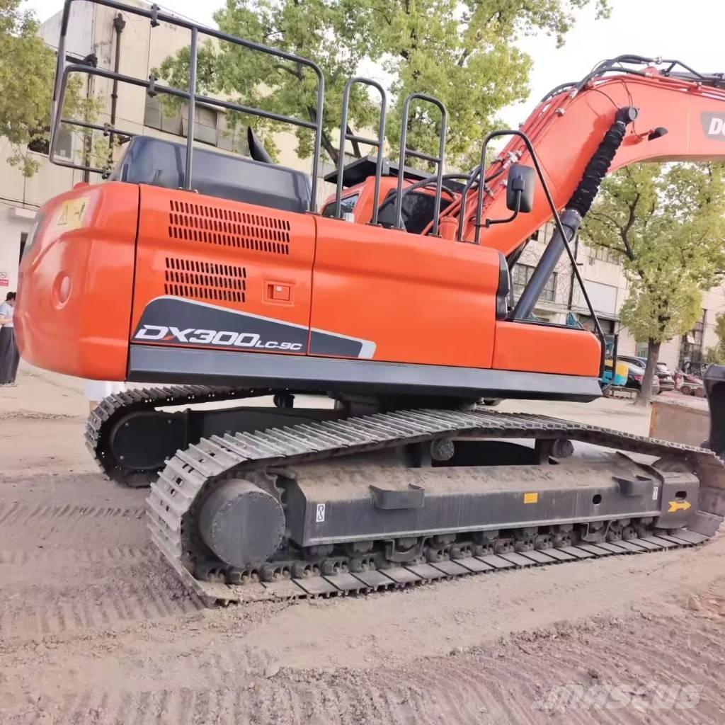 Doosan DX 300 Telakaivukoneet