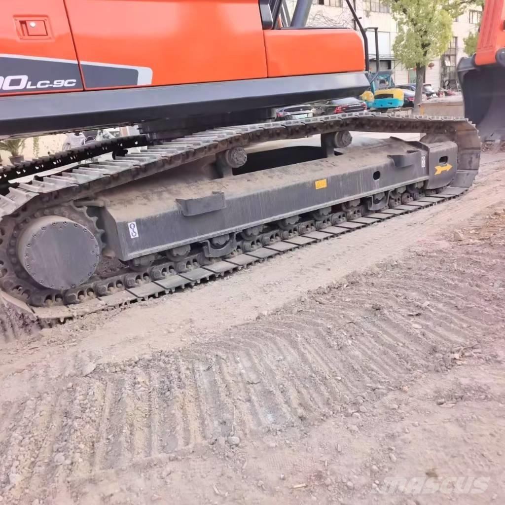 Doosan DX 300 Telakaivukoneet