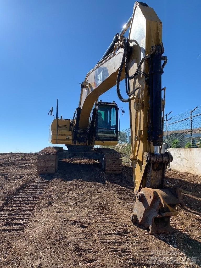 CAT 320 D L Telakaivukoneet