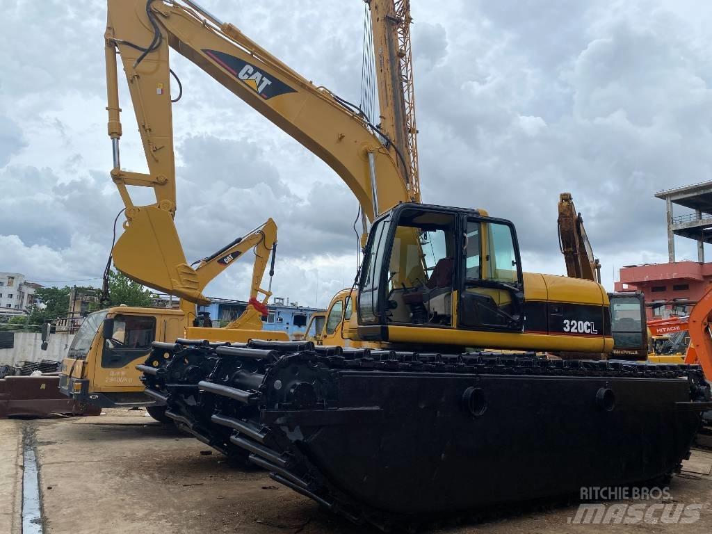 CAT 320 C Amfibio-kaivinkoneet