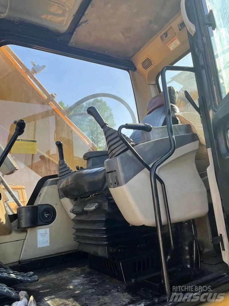 CAT 320 C L Telakaivukoneet