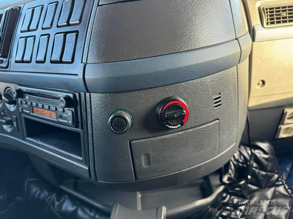 Volvo F 12 Vetopöytäautot