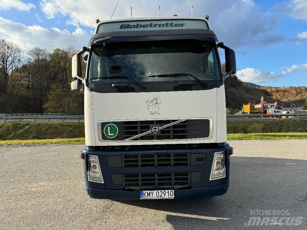 Volvo F 12 Vetopöytäautot