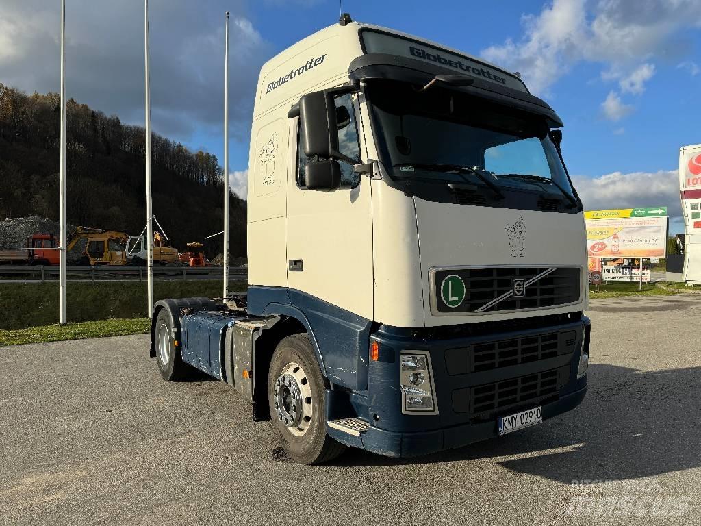 Volvo F 12 Vetopöytäautot