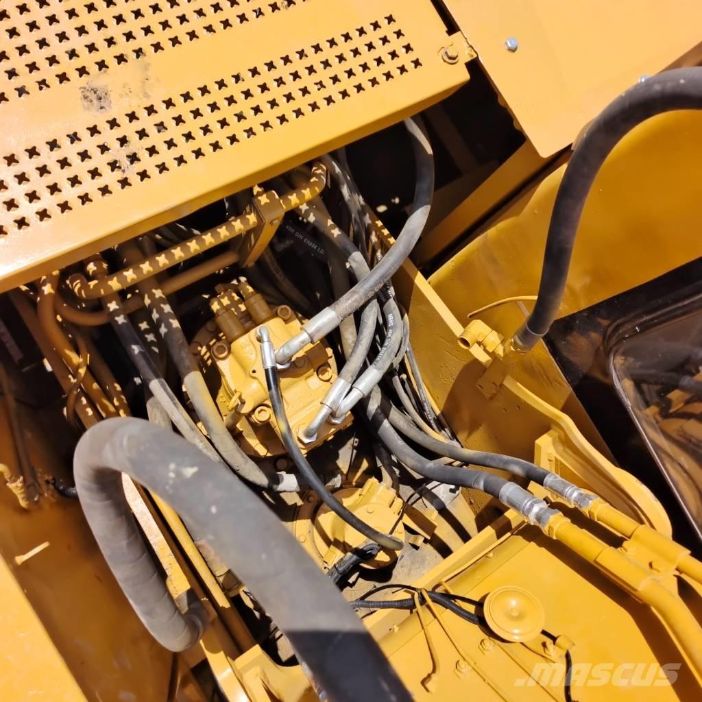 CAT 320 B L Telakaivukoneet