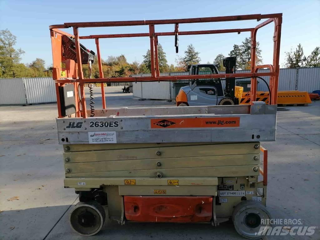 JLG 2630 ES Saksilavat