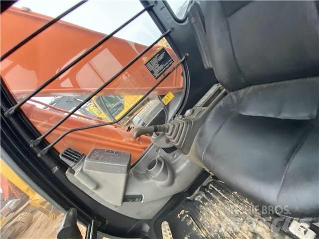 Hitachi ZX240G Telakaivukoneet