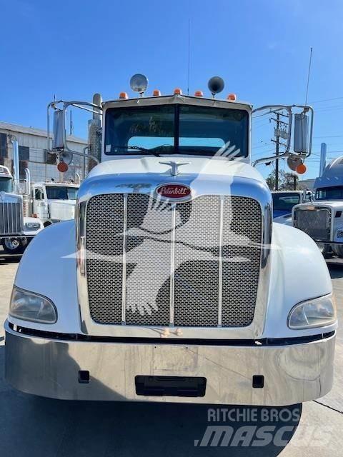 Peterbilt 384 Vetopöytäautot