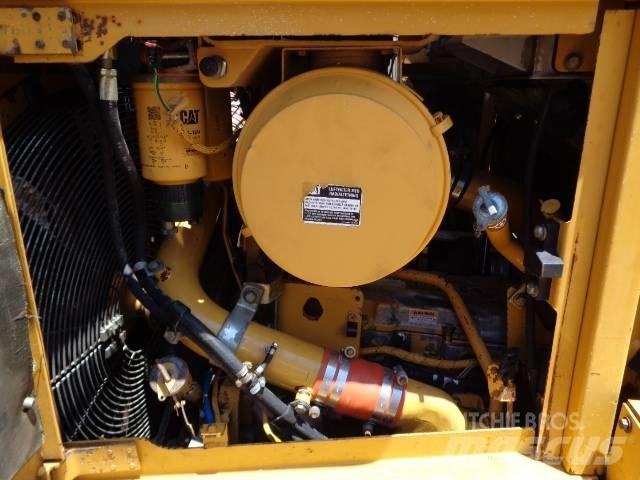 CAT D 6 R II Telaketjupuskutraktorit
