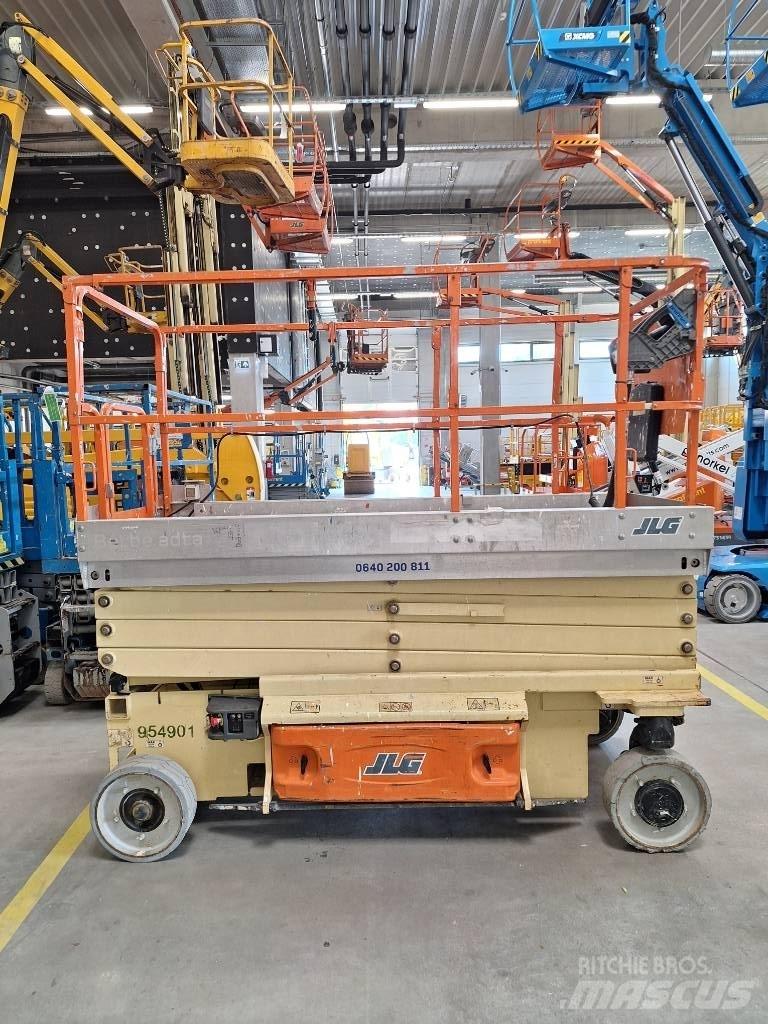 JLG 2646 ES Saksilavat