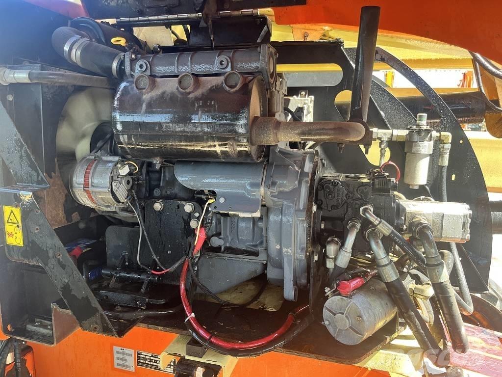 JLG 450 AJ II Kuukulkijat