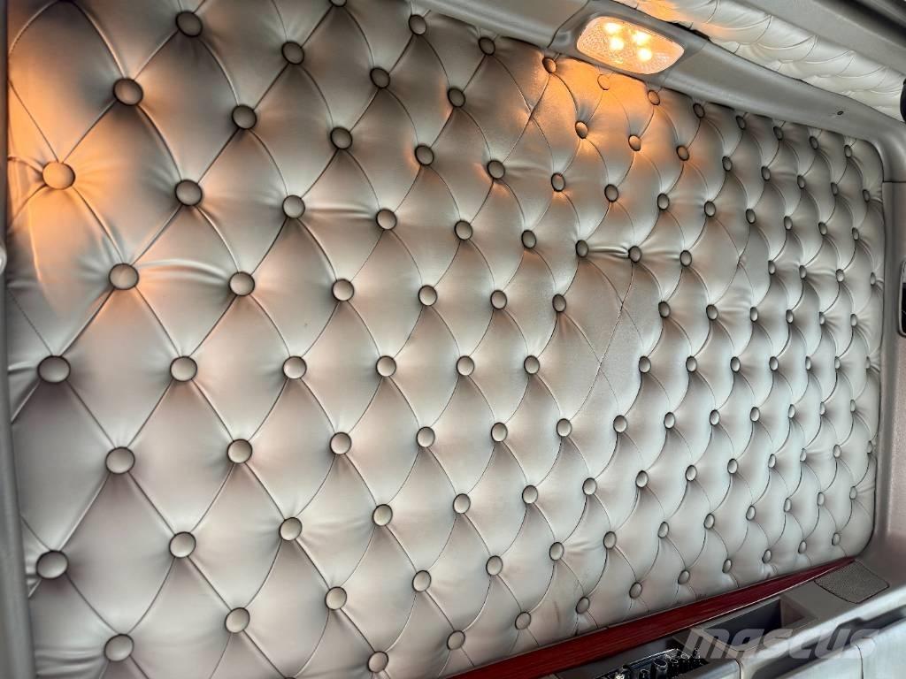 Kenworth W 900 Vetopöytäautot