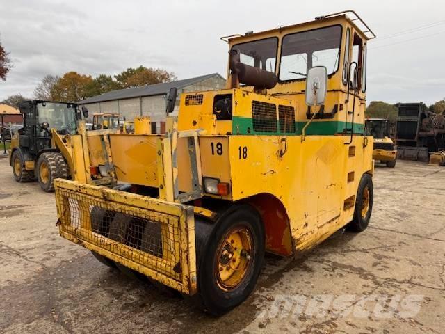 Hamm GRW 15 Kumipyöräjyrät