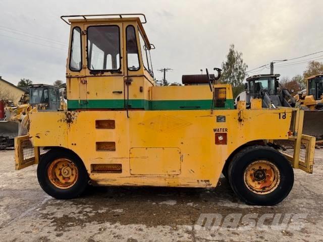 Hamm GRW 15 Kumipyöräjyrät