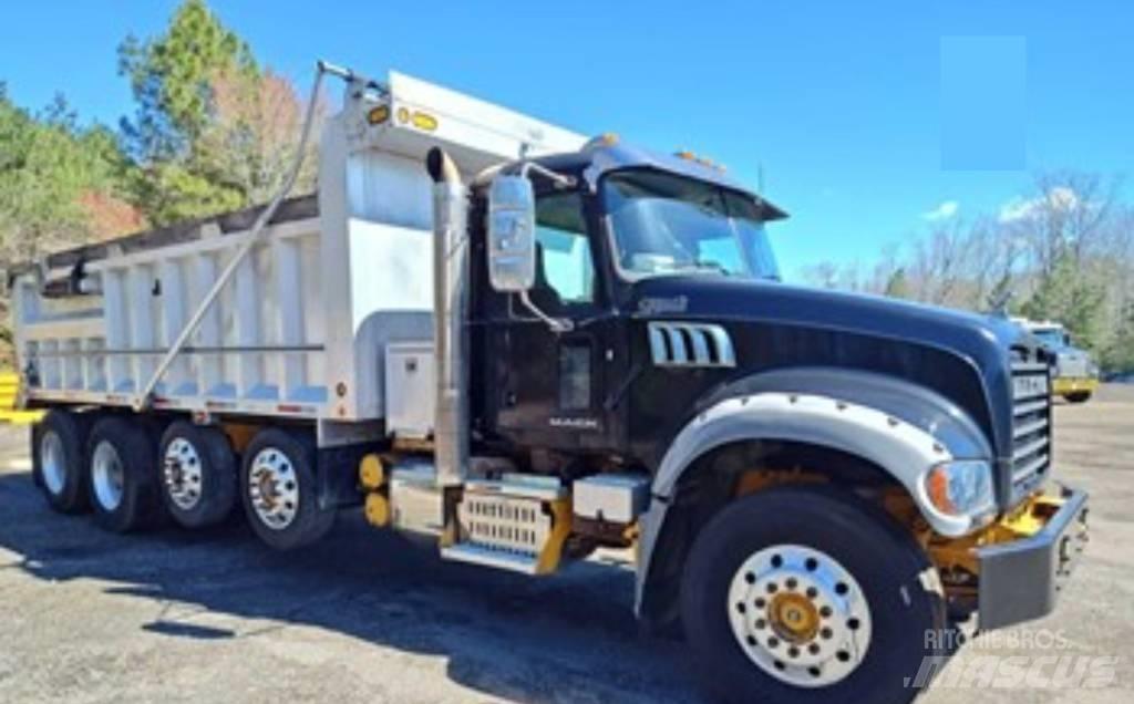 Mack GU 713 Sora- ja kippiautot